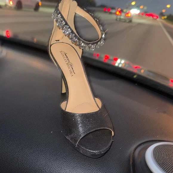 Badgley Mischka Black Heeled Sandals - Picture 5 of 9